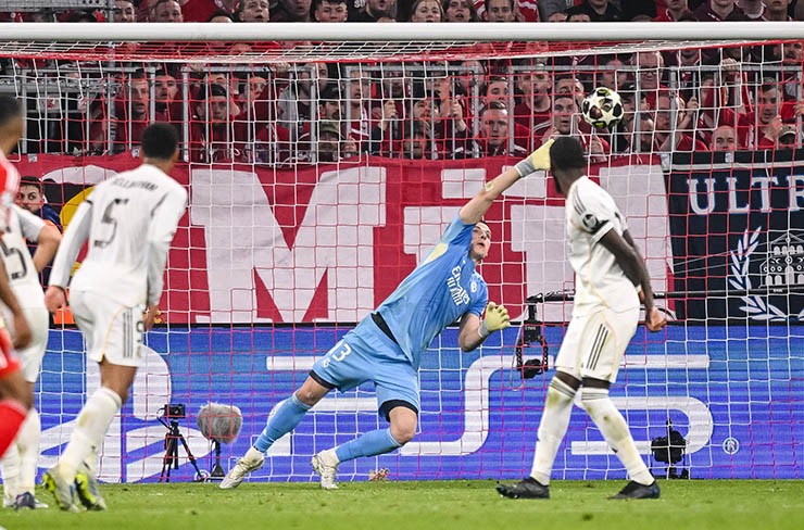 Real Madrid đối diện mùa giải trắng tay, HLV Arbeloa sắp "bay màu" - 3