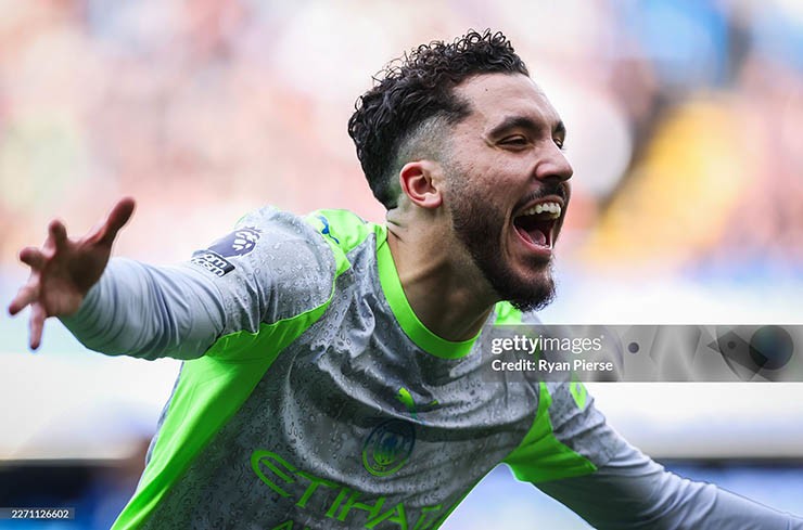 Man City thăng hoa cùng Rayan Cherki: "Kẻ phản diện" thú vị nhất Ngoại hạng Anh - 3