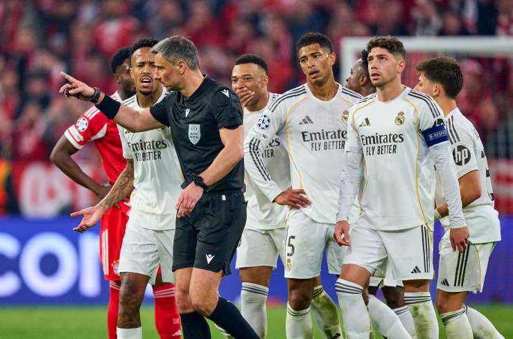 Real hứng cơn thịnh nộ từ ông trùm Perez: Đuổi cả dàn sao lẫn sếp lớn - 2