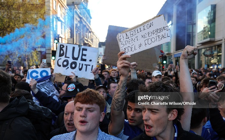 Chelsea bên bờ khủng hoảng, giới chủ thừa nhận sai lầm khiến fan phẫn nộ - 2