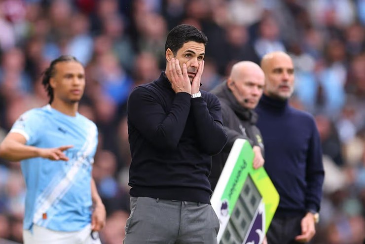 Mùa hè bận rộn của Arsenal: Arteta "ngồi trên đống lửa", tấp nập người đến kẻ đi - 1