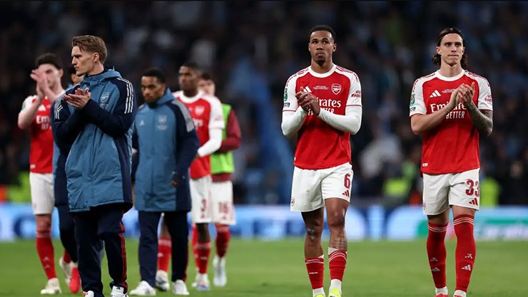 Arsenal sụp đổ khó tin: 5 lý do khiến giấc mơ vô địch NHA lung lay - 2