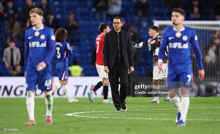 Huyền thoại MU chỉ trích gay gắt Chelsea, tố 2 sao “đâm sau lưng” Rosenior - 2