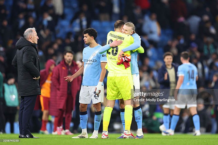 Siêu máy tính dự đoán Arsenal vẫn vô địch Ngoại hạng Anh, MU 98% dự cúp C1 - 1