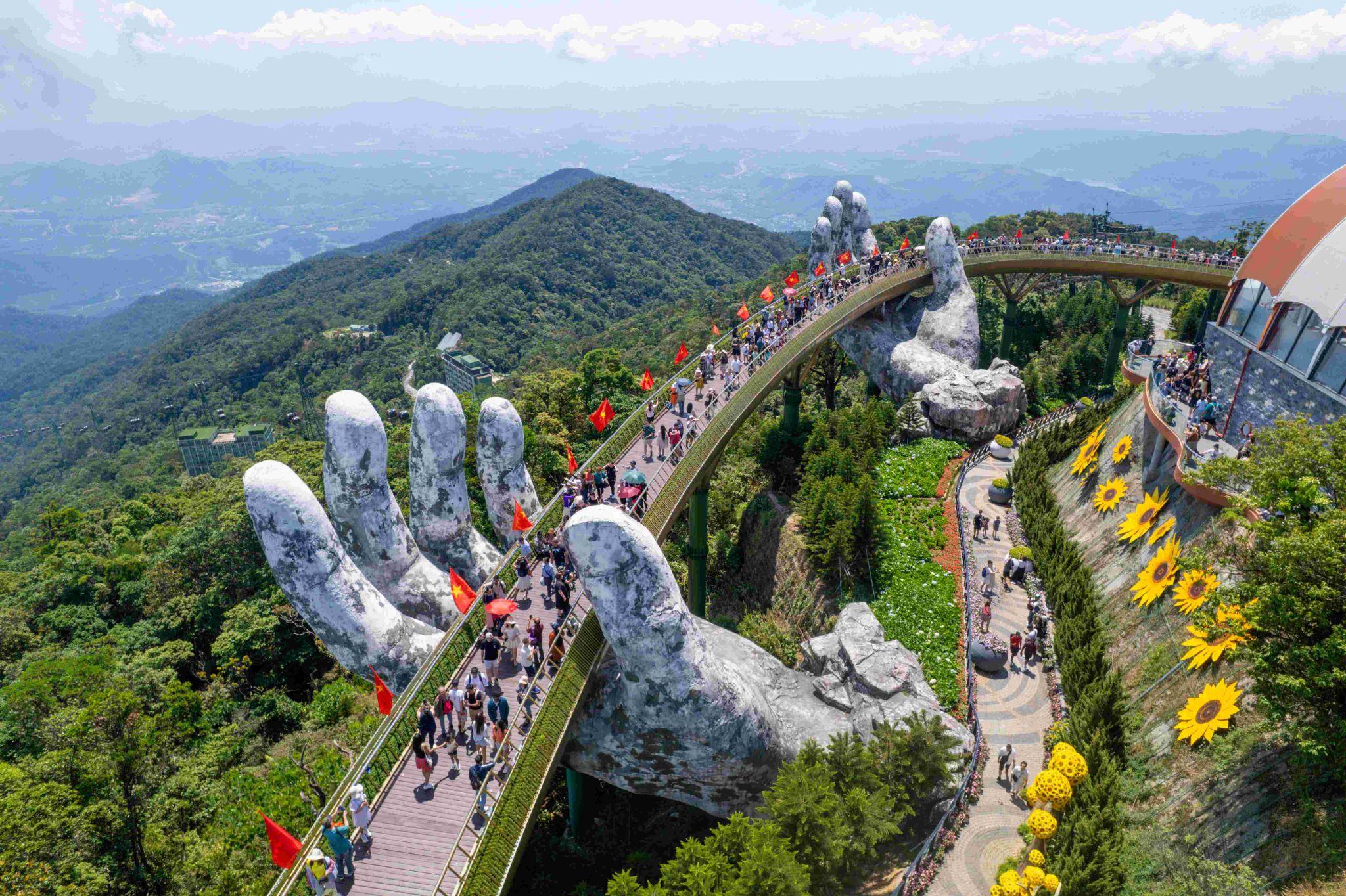 Điểm danh những điểm đến hot nhất trong 2 kỳ nghỉ lễ kéo dài 7 ngày - 8