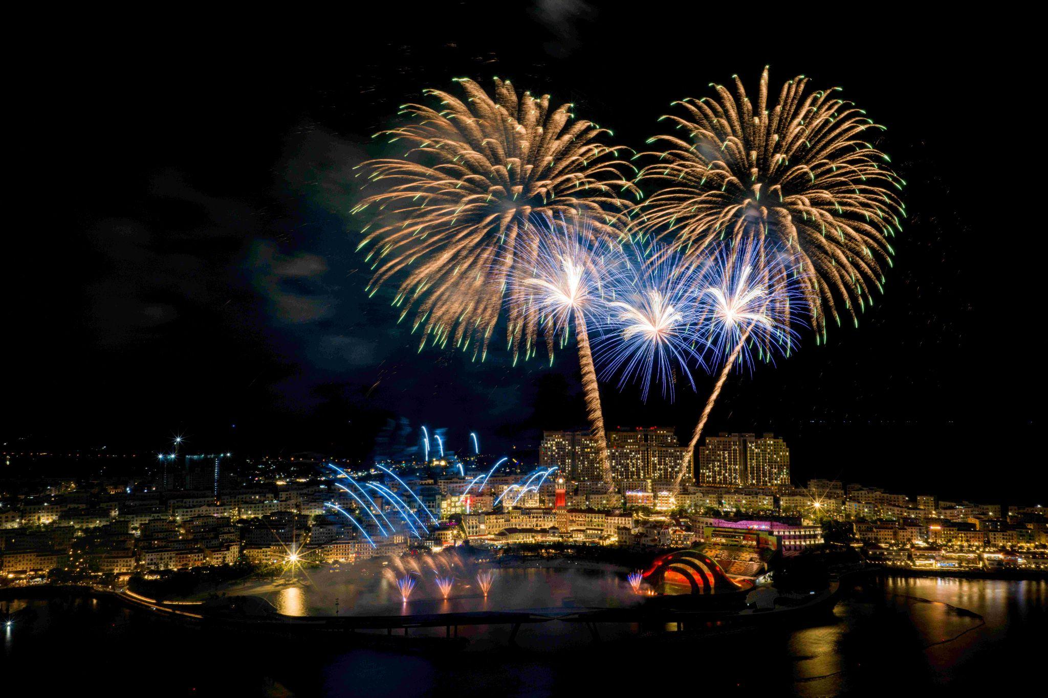 Điểm danh những điểm đến hot nhất trong 2 kỳ nghỉ lễ kéo dài 7 ngày - 12