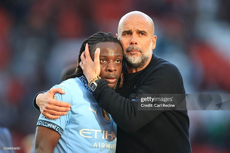 "Vua săn cúp" Guardiola ở lại Man City mùa tới, MU - Arsenal khó mơ đổi đời - 2