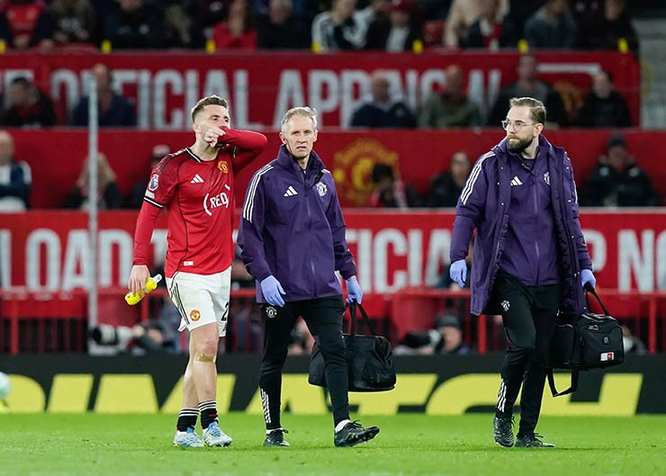 Luke Shaw chấn thương ở trận thắng của MU, nỗi lo với ĐT Anh trước World Cup - 2