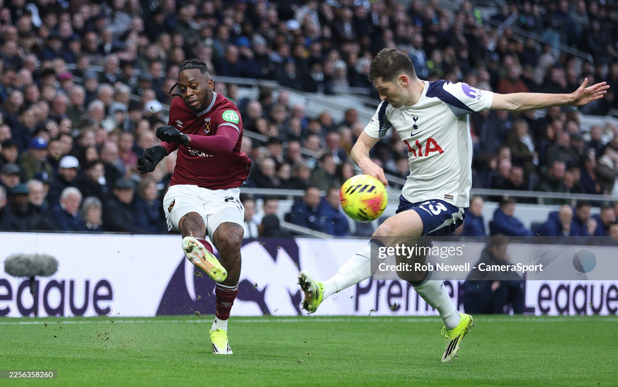 Tottenham đua trụ hạng Ngoại hạng Anh: 40 điểm vẫn xuống hạng bình thường? - 1