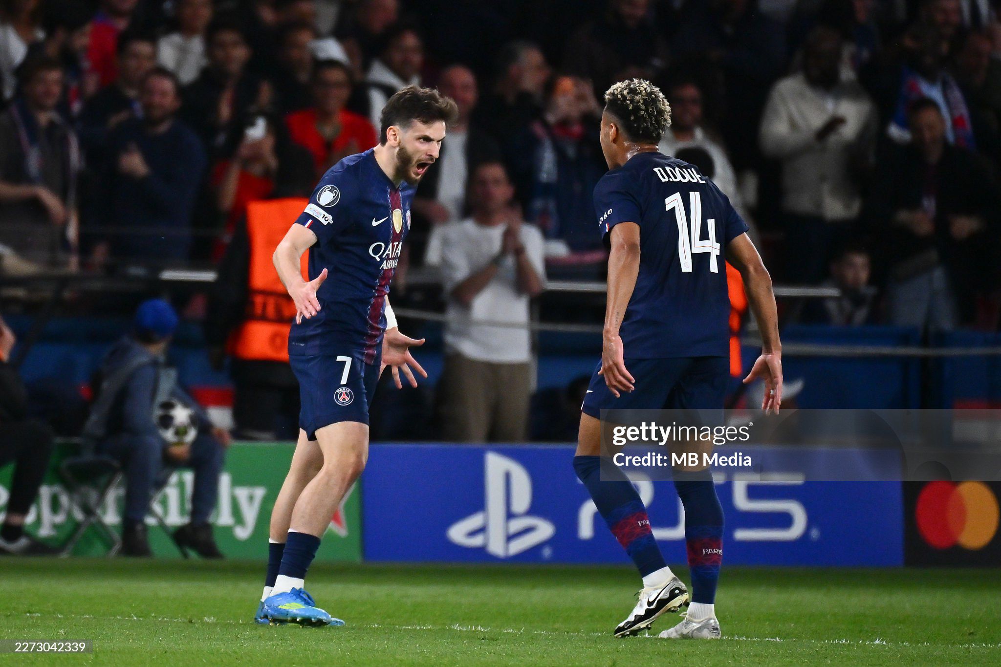 Đêm Paris huyền ảo ở Cúp C1: Đại tiệc bàn thắng, Dembele & "Maradona mới" nhảy múa - 3