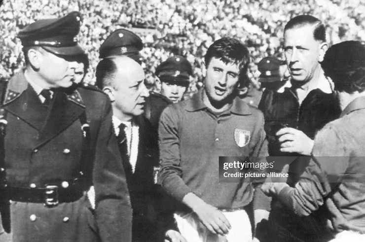 Chile - Italia không đá bóng mà đấm nhau, trận đấu bạo lực nhất lịch sử World Cup - 3