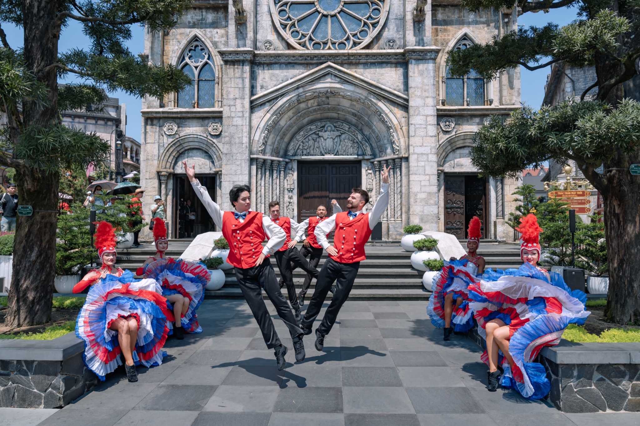 Top 05 “tọa độ giải trí” hot bậc nhất tại Sun World Ba Na Hills dịp 30/4, 1/5 - 3