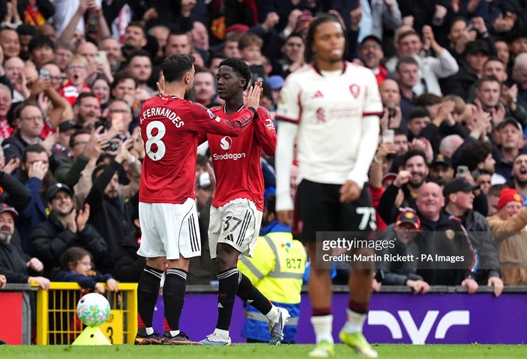 Nóng bảng xếp hạng Ngoại hạng Anh: MU đoạt vé dự Cúp C1, Tottenham thắp hy vọng trụ hạng - 1