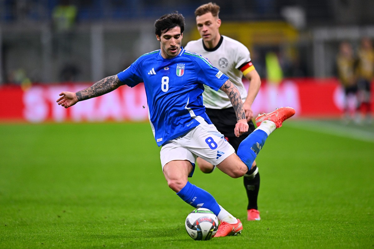 Đội hình đắt giá nhất bỏ lỡ World Cup: "Maradona mới" tiếc nuối cùng sao MU - 3
