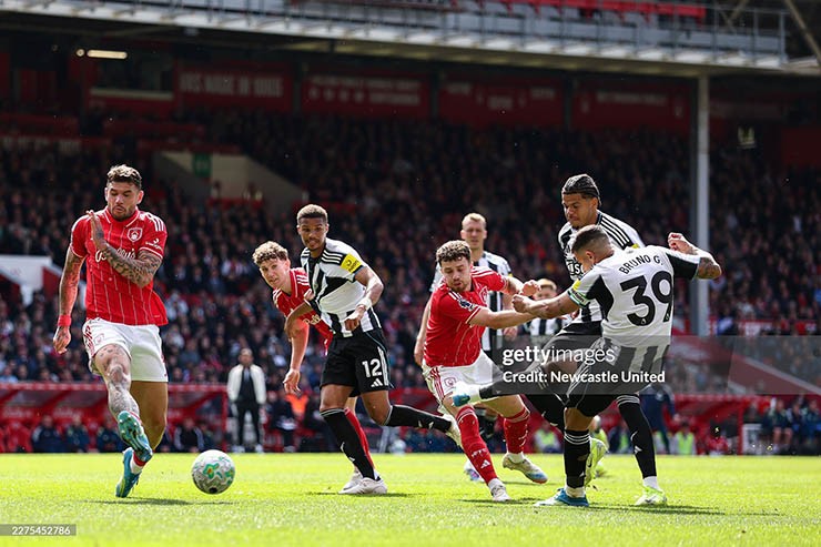Video bóng đá Nottingham Forest - Newcastle: "Chích chòe" gặp khó (Ngoại hạng Anh) - 1
