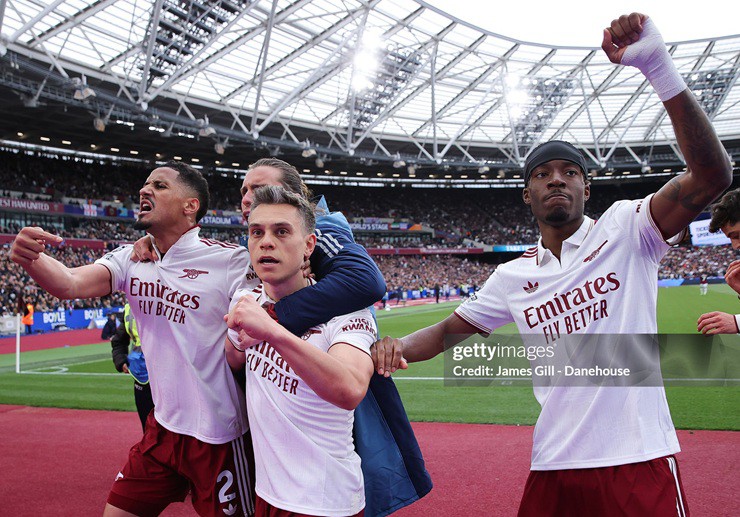 Nóng bảng xếp hạng Ngoại hạng Anh: Arsenal tiến sát ngai vàng, vô địch sớm khi nào? - 1
