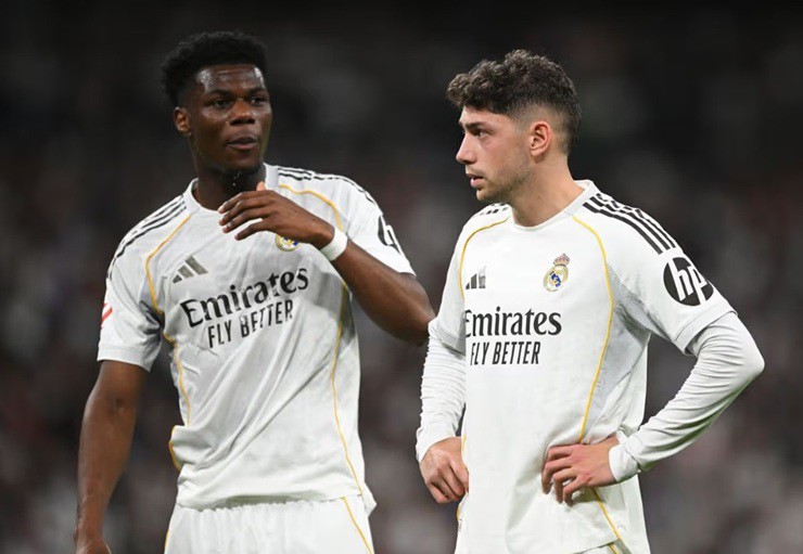 Real Madrid muốn bán Valverde vì vụ ẩu đả, MU nhanh chân săn đón - 1