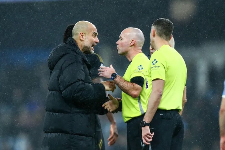 Man City đấu "sinh tử" với Crystal Palace, HLV Guardiola mất niềm tin ở trọng tài - 1