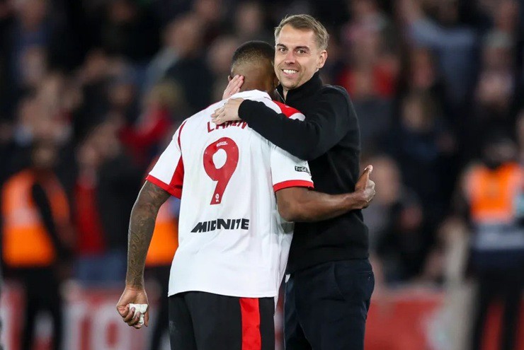 Southampton nguy cơ bị cấm chung kết play-off lên Ngoại hạng Anh vì bê bối "gián điệp" - 2