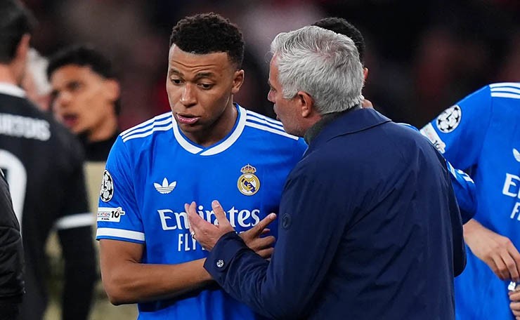 Mourinho vào "biển lửa" ở Real: Canh bạc cuối định nghĩa sự nghiệp "Người đặc biệt" - 5