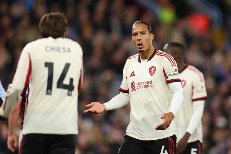 Nóng bảng xếp hạng Ngoại hạng Anh: Liverpool nguy cơ mất vé Cúp C1 - 1