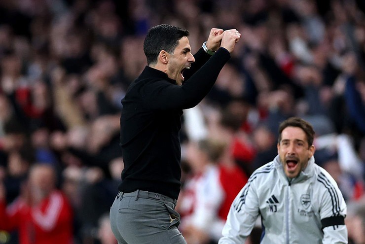 Arsenal tiến gần ngôi vương Ngoại hạng Anh: Một mũi tên trúng nhiều đích - 1