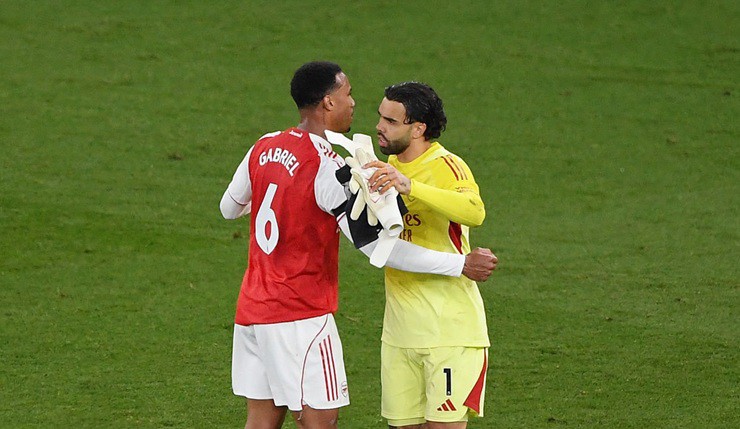 Arsenal tiến gần ngôi vương Ngoại hạng Anh: Một mũi tên trúng nhiều đích - 2