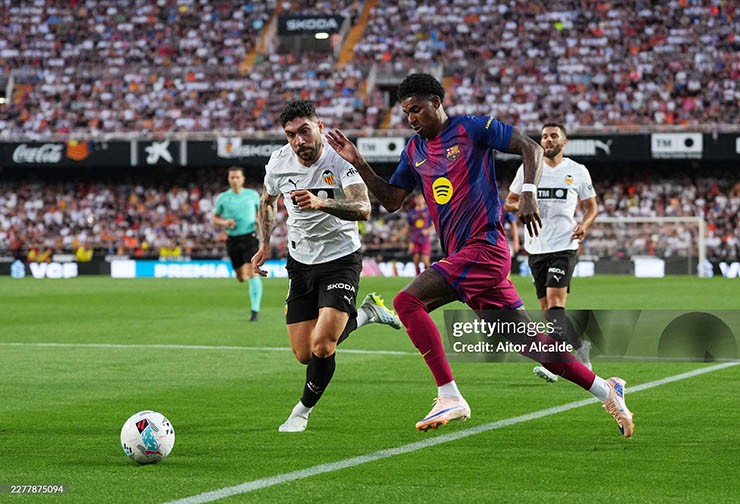 Video bóng đá Valencia - Barcelona: Lewandowski - Rashford dốc sức tấn công (La Liga) - 1
