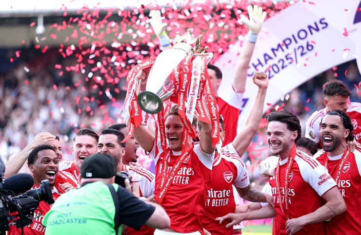 Bảng xếp hạng chung cuộc Ngoại hạng Anh: Arsenal lên đỉnh, Tottenham thoát hiểm - 1
