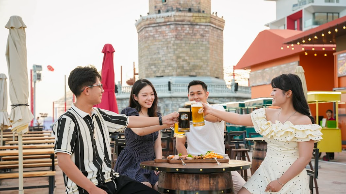 Sun Bavaria Ha Long: Nhà hàng duy nhất tại Quảng Ninh sở hữu show diễn ánh sáng 3D Mapping và pháo hoa nghệ thuật hàng đêm - 4