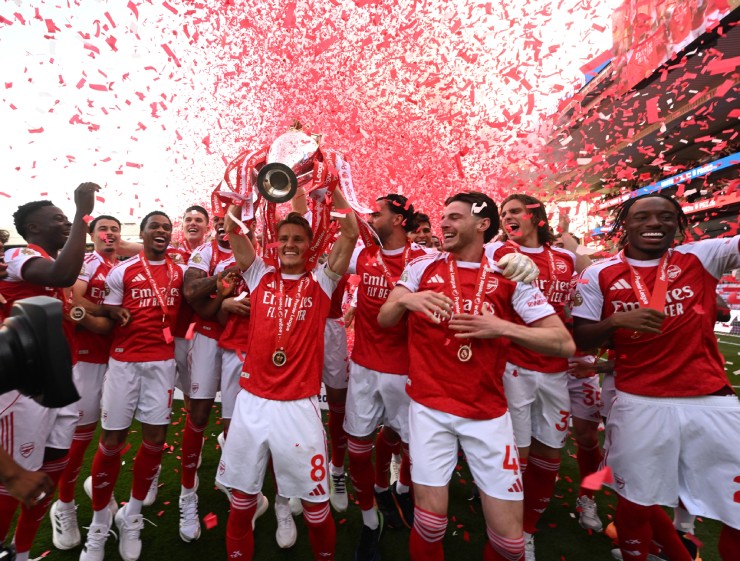 Arsenal chờ đón 1 triệu fan ở lễ rước cúp, Arteta tự tin hạ PSG chung kết C1 - 1