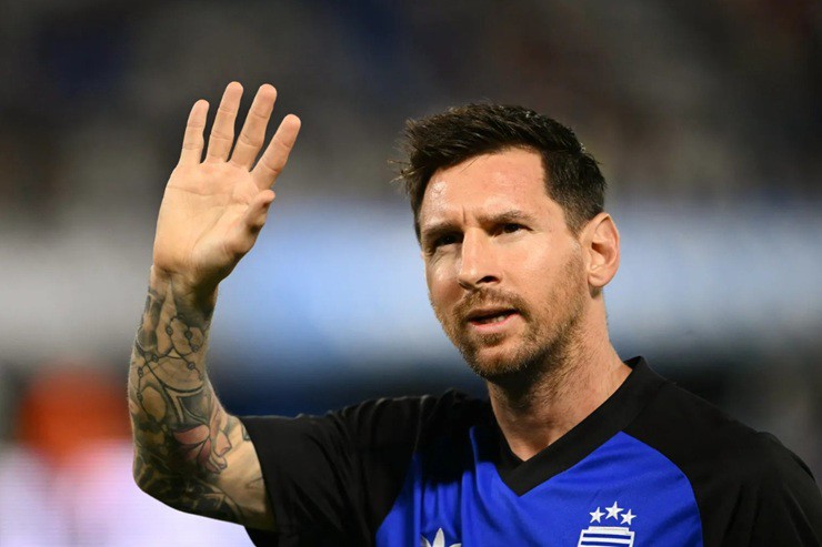 Messi - Argentina gặp sự cố trước thềm World Cup, bị đánh thức lúc nửa đêm - 2