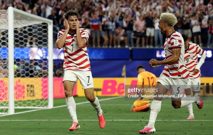 Con trai "Đội trưởng Mỹ" ghi siêu phẩm trivela, kì tích xuất hiện ở World Cup - 1
