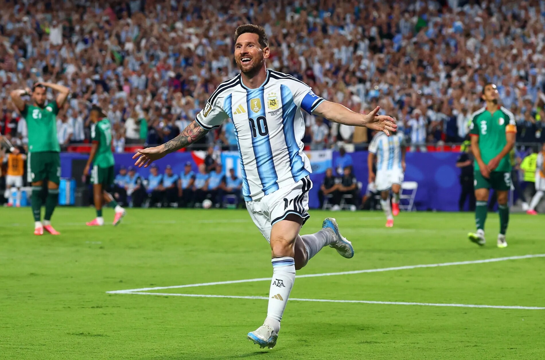 Báo chí Argentina ngất ngây Messi lập hat-trick, tự tin bảo vệ ngai vàng World Cup - 1