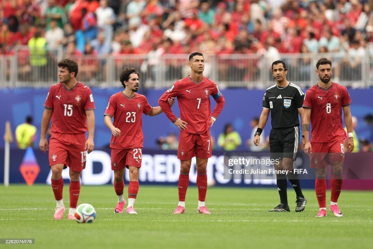 Ronaldo không "trả lời" Messi, Bô Đào Nha mỏi mắt tìm điểm sáng ngày ra quân World Cup - 1