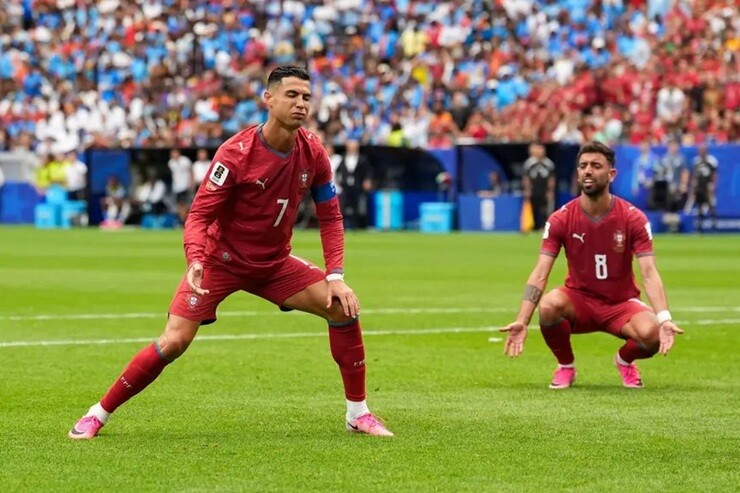 Chị gái Ronaldo ám chỉ Bồ Đào Nha bị "cướp" chiến thắng, CR7 tuyên bố mạnh mẽ - 1