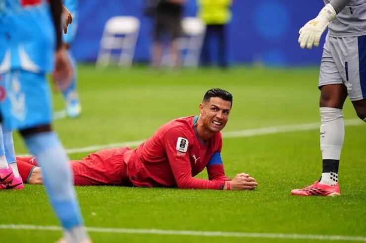 Sự thật phũ phàng: Ronaldo có đang là gánh nặng của Bồ Đào Nha? - 1