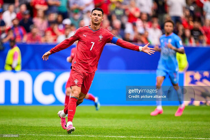 Không phải Ronaldo, HLV Martinez mới là người phải chịu chỉ trích ở ĐT Bồ Đào Nha? - 2