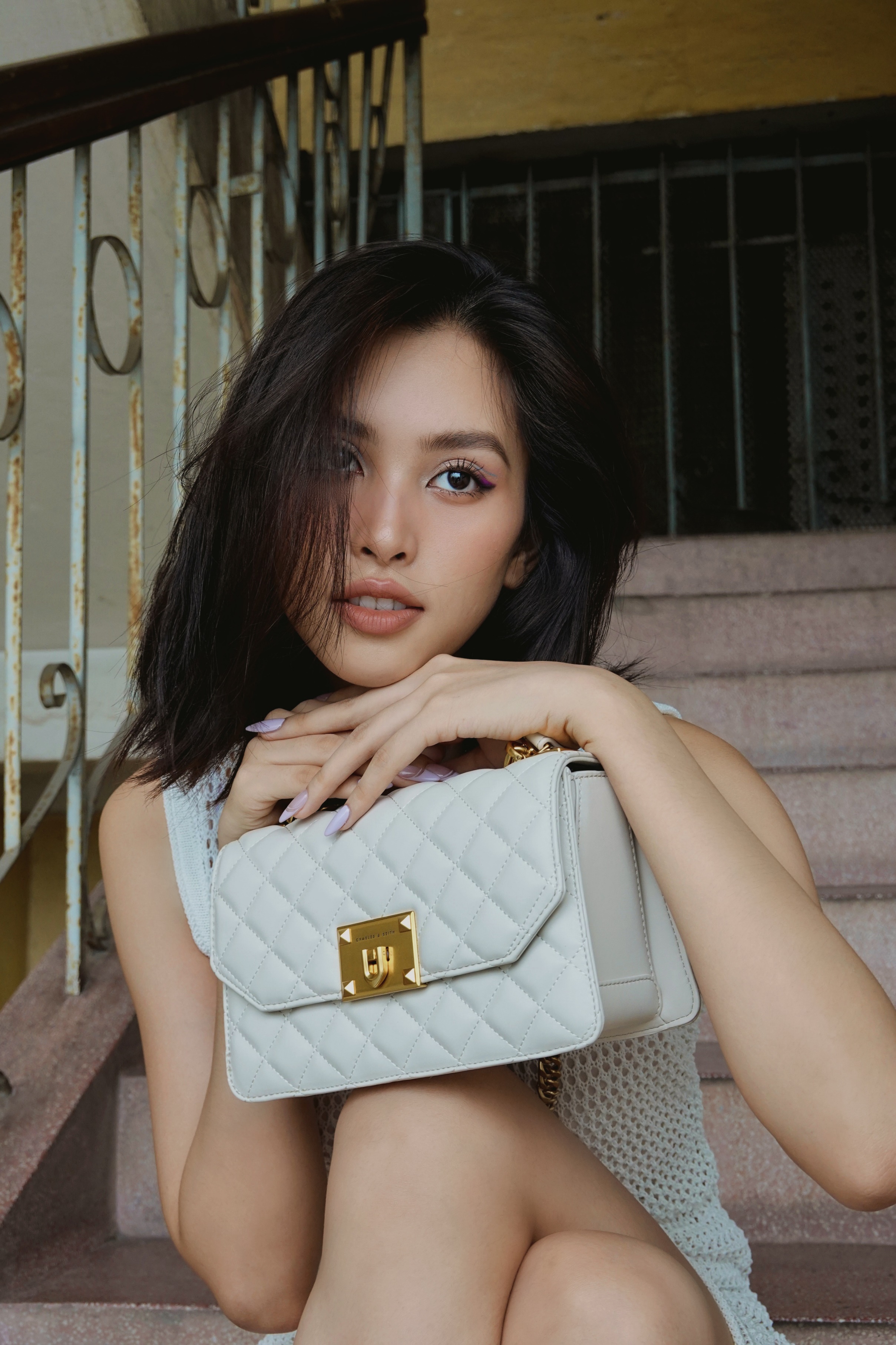 Tiểu Vy hóa nàng thơ với mẫu túi độc nhất tại thị trường Việt của CHARLES & KEITH - 2