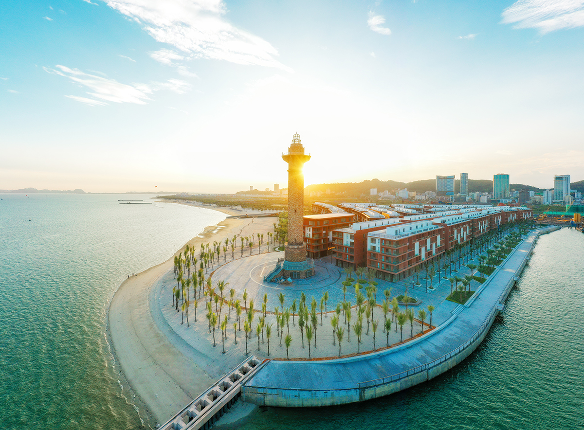 Quảng Ninh – từ “mỏ than” thành “thiên đường du lịch” - 1