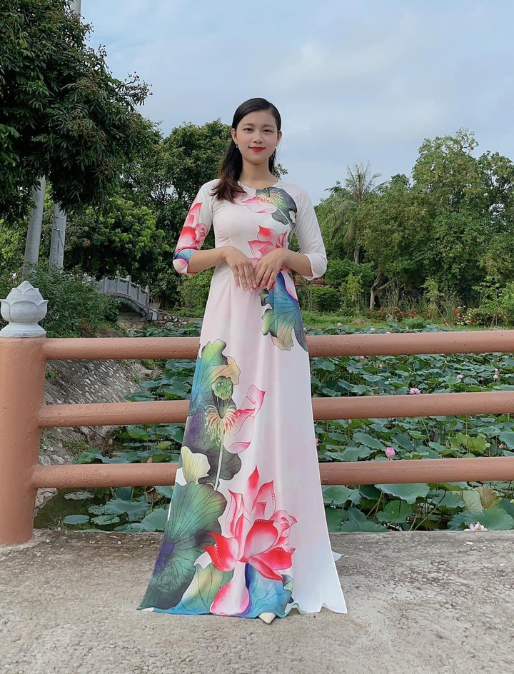 Áo dài Vân Oanh - giữ gìn vẻ đẹp truyền thống nhưng mang hơi thở của thời đại - 1