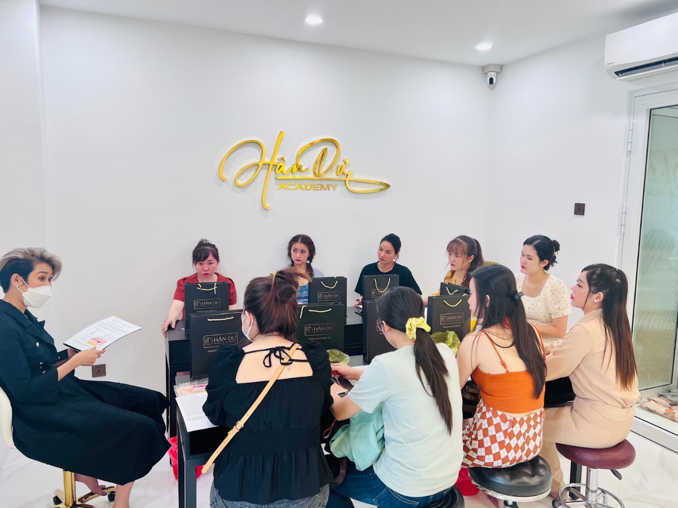 CEO 9X Viện thẩm mỹ Hân Dư và hành trình nâng tầm giá trị sắc đẹp Việt - 5
