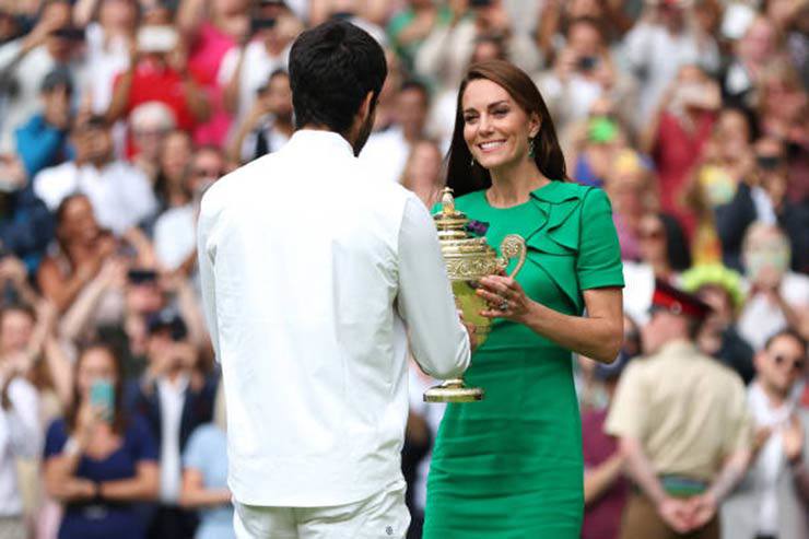 Alcaraz đăng quang rực rỡ tại Wimbledon, chấm dứt sự trị vì của Djokovic - 13