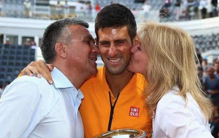 Bố mẹ đồng lòng muốn Novak Djokovic nghỉ tennis ngay vì lý do này - 1