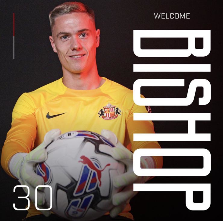 Chuyển nhượng MU 3/8: Thủ môn thứ hai ra đi, hoàn tất kiểm tra y tế với hậu vệ người Anh - 1