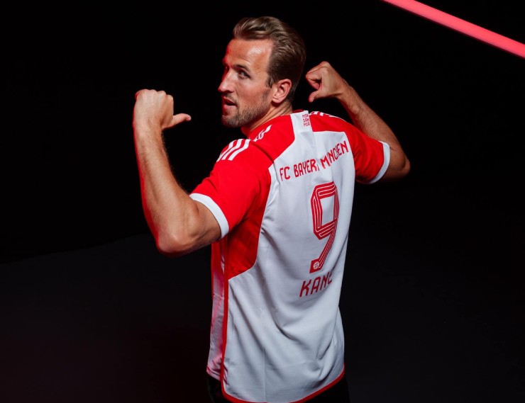 Bayern chính thức công bố Harry Kane: Đắt nhất lịch sử, chờ đoạt cúp ngay đêm nay - 1
