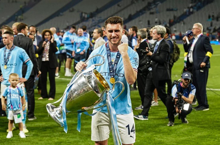 Đội Ronaldo lôi kéo sao Ngoại hạng Anh: Chốt trung vệ Man City, &#34;đột kích&#34; Livepool - 1
