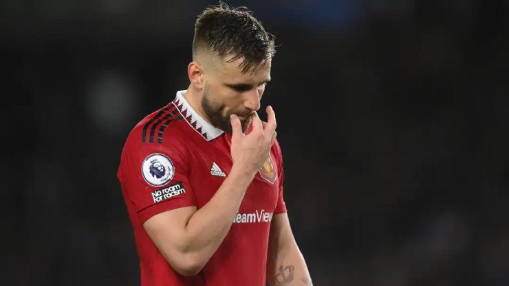 MU nhận cú sốc: Shaw chấn thương nghỉ dài hạn, tan hoang lực lượng đấu Arsenal - 2