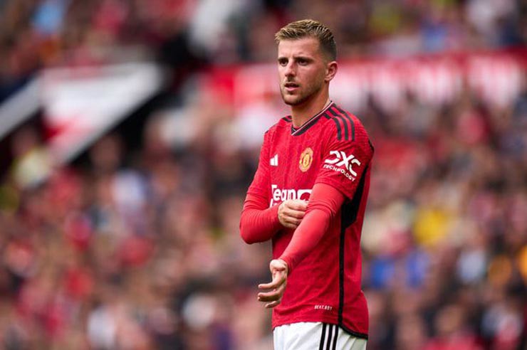 MU nhận cú sốc: Shaw chấn thương nghỉ dài hạn, tan hoang lực lượng đấu Arsenal - 1