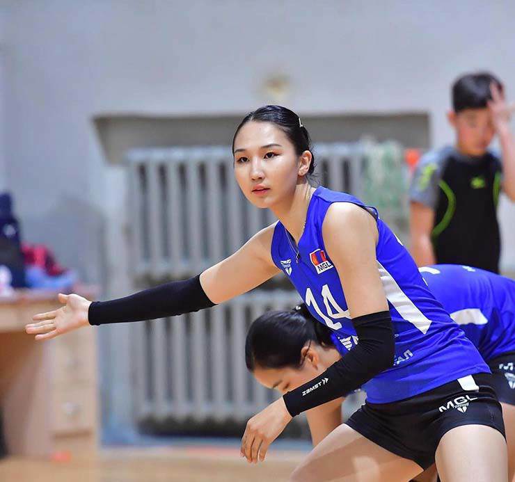 Mỹ nhân Mông Cổ khoe vẻ đẹp gây &#34;thương nhớ&#34; tại giải bóng chuyền châu Á - 1